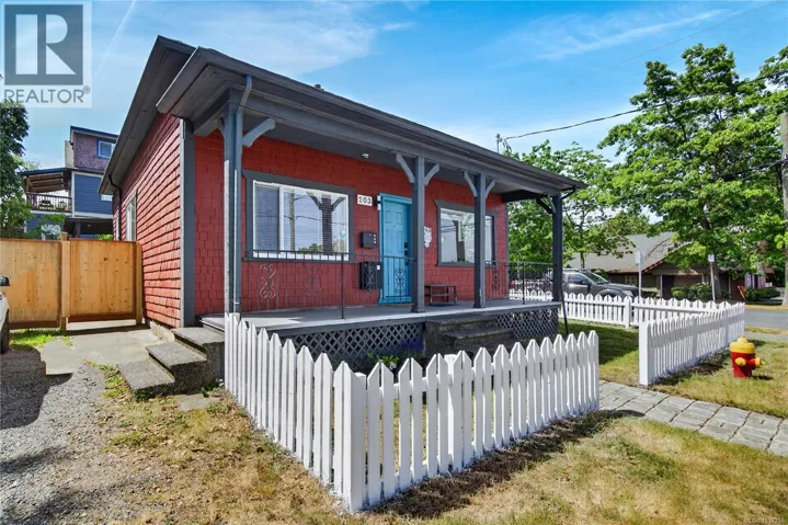 203 Prideaux St, Nanaimo, British Columbia V9R2M9