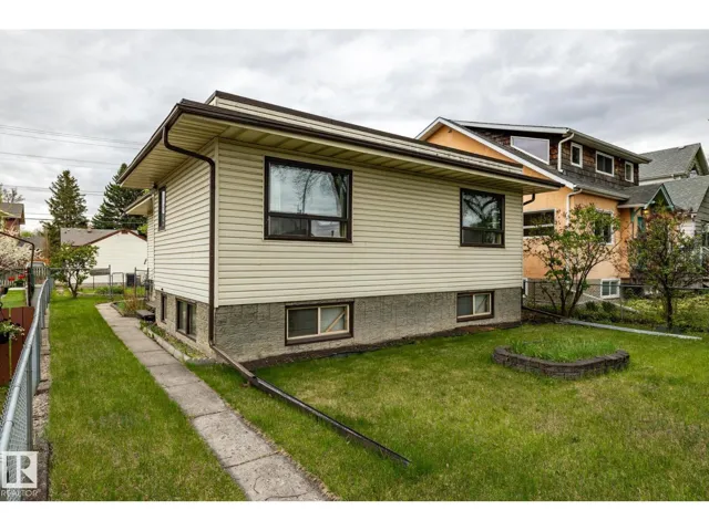 9839 81 AV NW, Edmonton, Alberta T6E1W4