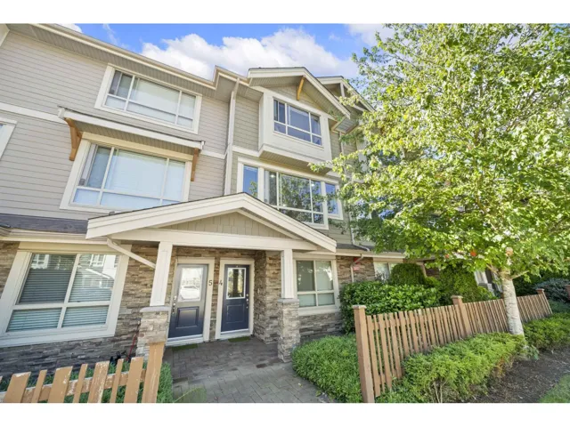4 19752 55A AVENUE, Langley, British Columbia V3A3X2