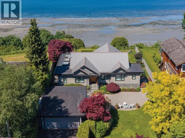 311 Poplar Ave, Qualicum Beach, British Columbia V9K1J7