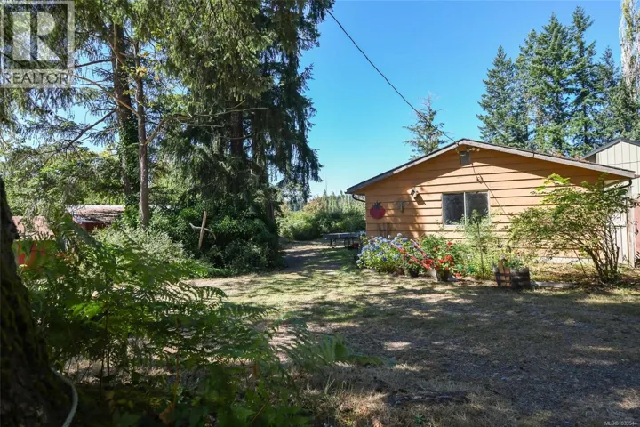 5835 Island Hwy N, Courtenay, British Columbia V9J1T3