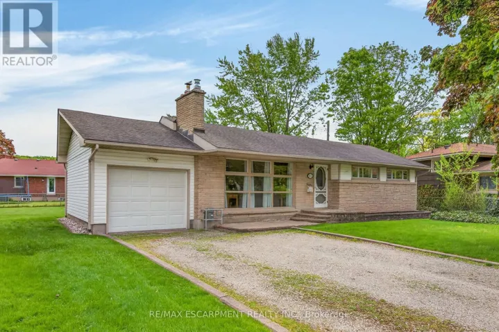 31 LARCHWOOD DRIVE, St. Catharines (Glendale/Glenridge), Ontario L2T2H4