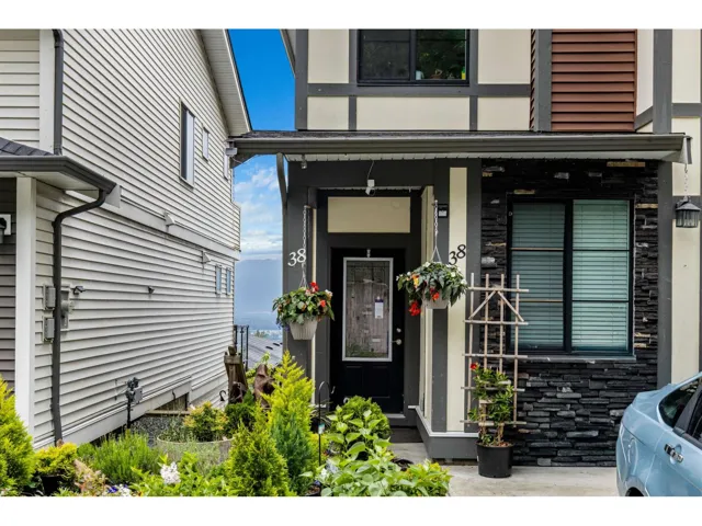 38 47042 MACFARLANE PLACE, Promontory, Chilliwack, British Columbia V2R0P3