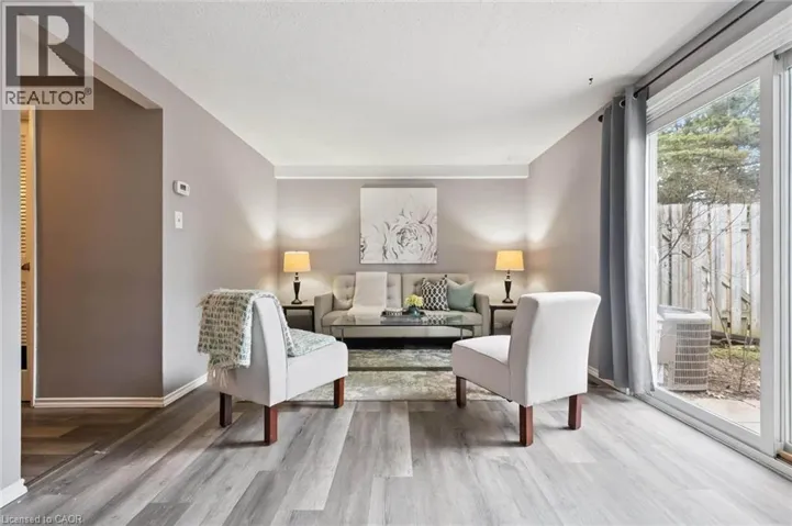 120 COUNTRY CLUB Drive Unit# 17, Guelph, Ontario N1E3K7