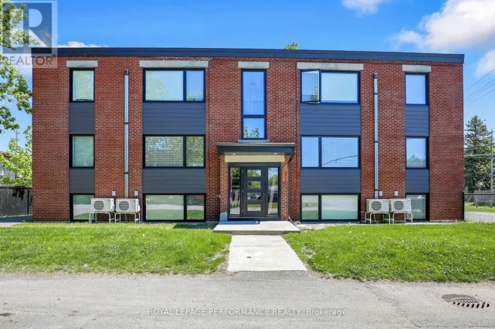 UNIT 2 - 695 MORGAN STREET, Ottawa, Ontario K1K3M1