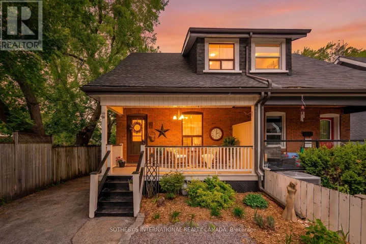 2 WINSTON AVENUE, Toronto (Birchcliffe-Cliffside), Ontario M1N1W3