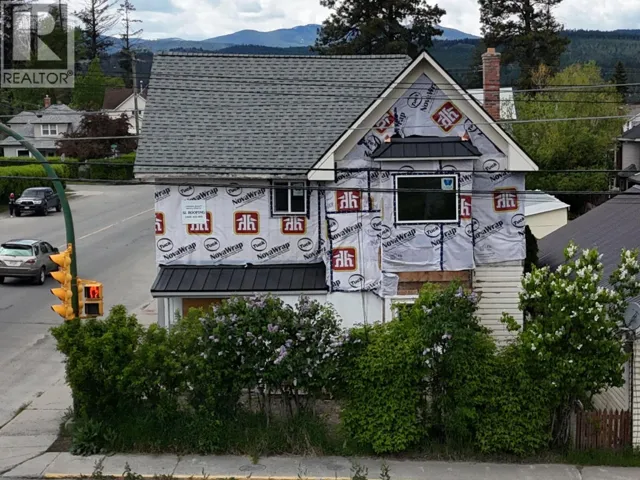 135 14th Avenue S, Cranbrook, British Columbia V1C2X1