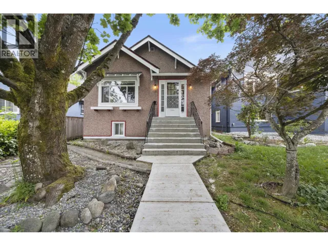 1105 HAMILTON STREET, New Westminster, British Columbia V3M2M8