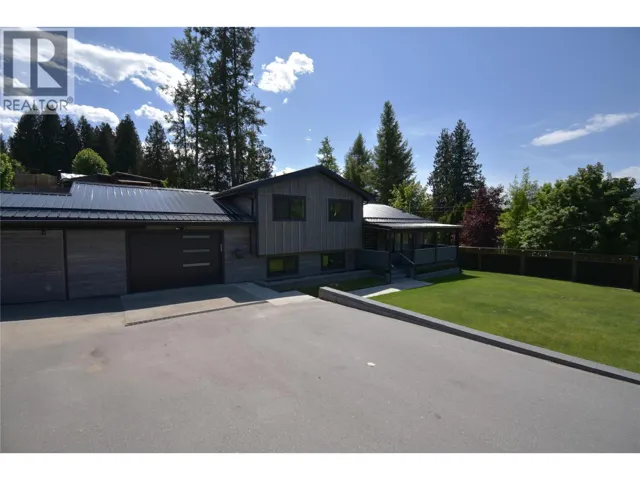 75 Mill Road, Fruitvale, British Columbia V0G1L1