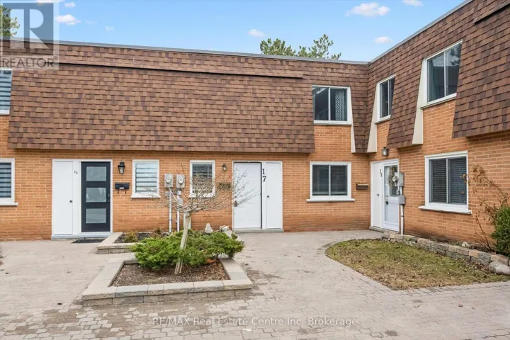 17 - 120 COUNTRY CLUB DRIVE, Guelph (Victoria North), Ontario N1E3K7