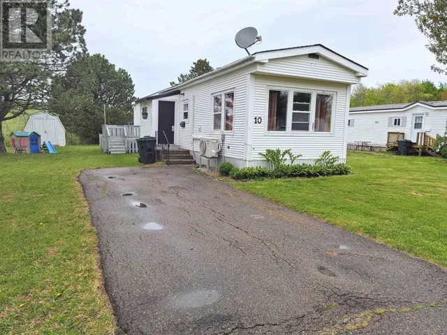 10 Bayview Drive, Amherst, Nova Scotia B4H4E7