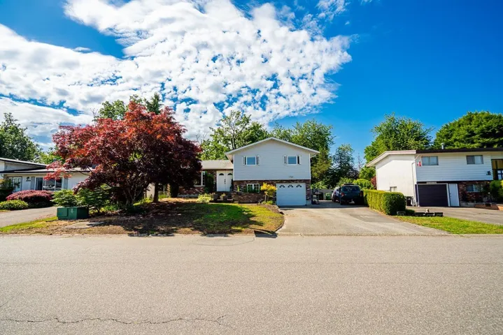 46070 ROY AVENUE, Sardis South, Chilliwack, British Columbia V2R2C2