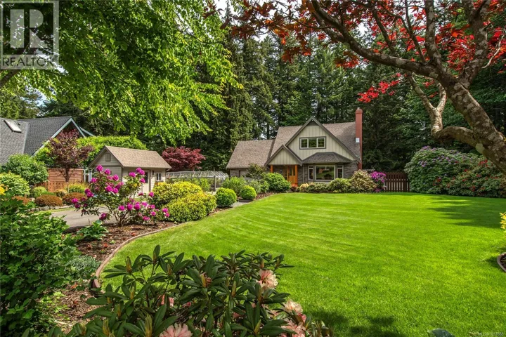 3095 Martin Rd, Campbell River, British Columbia V9W1M4