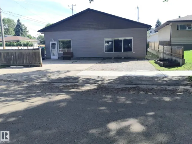 3809 112 AV NW, Edmonton, Alberta T5W0M5