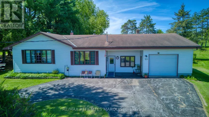 9851 HIGHWAY 42 HIGHWAY, Rideau Lakes, Ontario K0G1X0