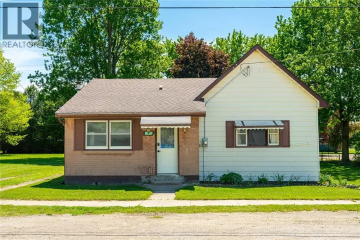 8007 RAILROAD LINE, Brooke-Alvinston, Ontario N0N1A0