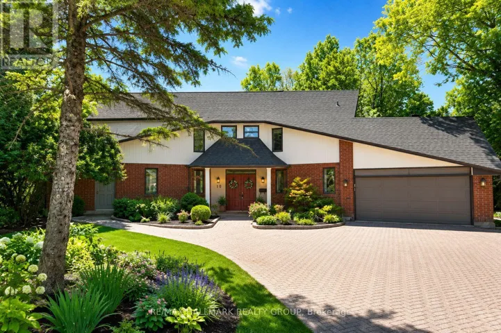 10 COXFORD STREET, Ottawa, Ontario K1J6J6