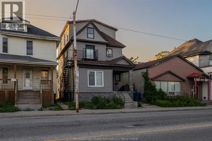 446 WYANDOTTE STREET West, Windsor, Ontario N9A5X4