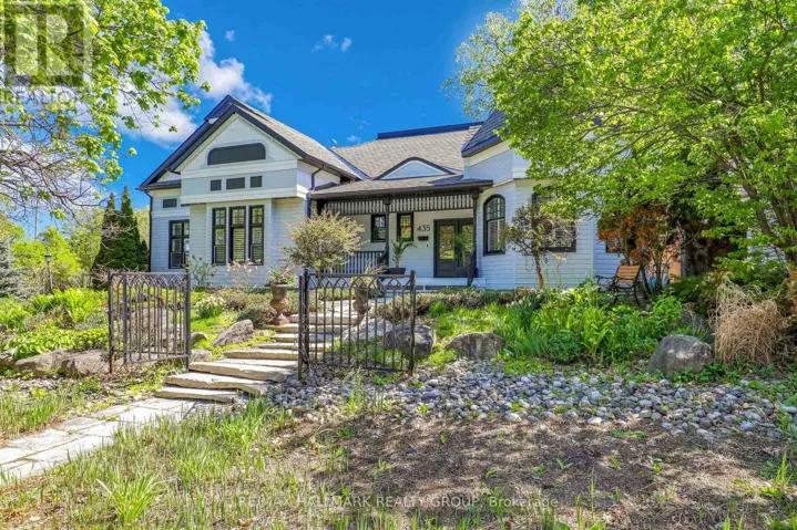 435 WESTMINSTER AVENUE, Ottawa, Ontario K2A2T7