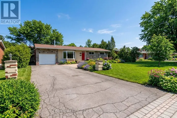 17 FOREST PARK AVENUE, Ottawa, Ontario K2E5A2