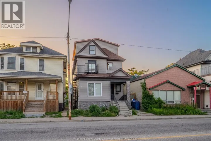 446 WYANDOTTE STREET West, Windsor, Ontario N9A5X4