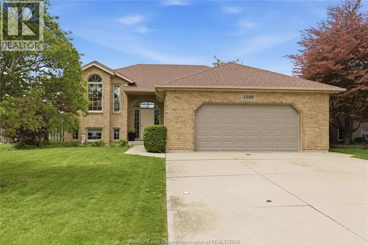 1588 WHITEWOOD DRIVE, Lakeshore, Ontario N0R1A0