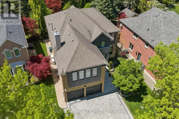 64 SPENCE DRIVE, Aurora (Aurora Highlands), Ontario L4G6M6