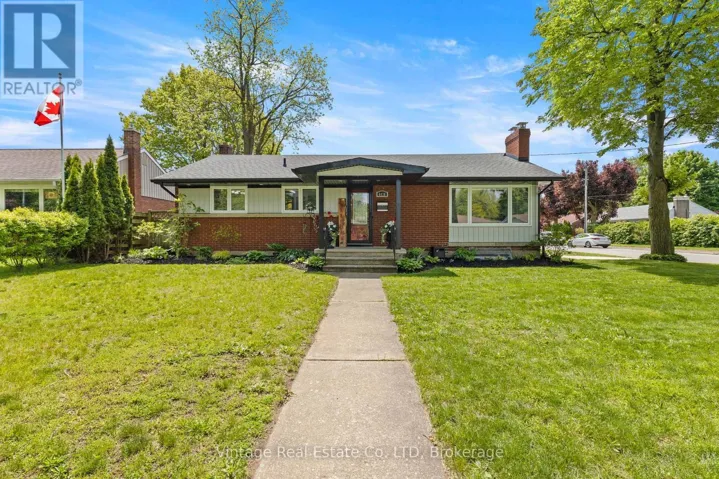 6478 RUSSELL STREET, Niagara Falls (Stamford), Ontario L2J1P5