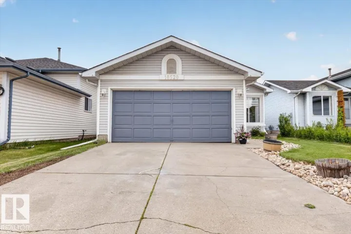 18520 77 AV NW, Edmonton, Alberta T5T5X3