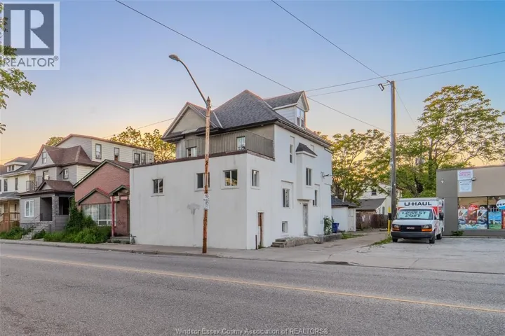 430 WYANDOTTE STREET West, Windsor, Ontario N9A5X4