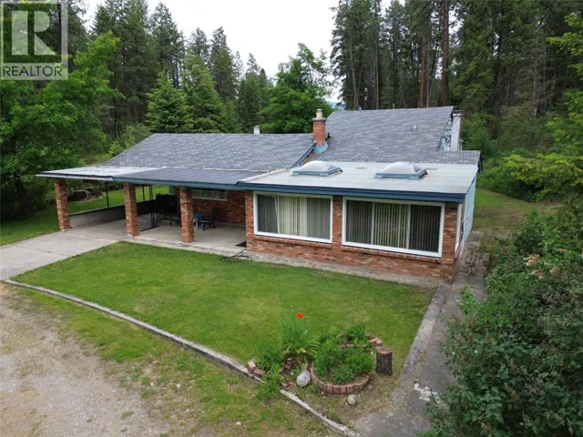 1980 3 Highway, Christina Lake, British Columbia V0H1E2