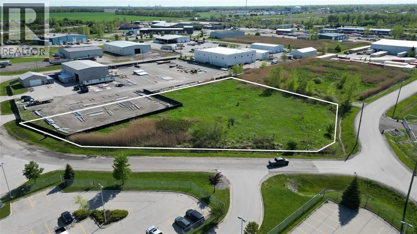511 GLADWISH DRIVE, Sarnia, Ontario N7T7H3