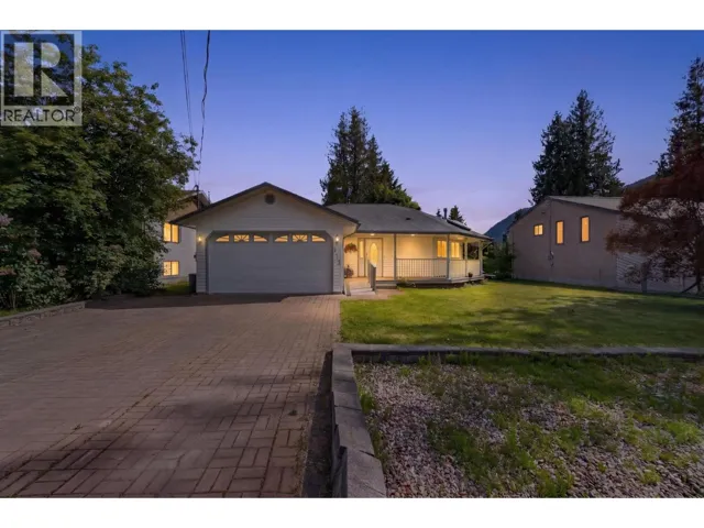 313 Hemlock Crescent N, Sicamous, British Columbia V0E2V1