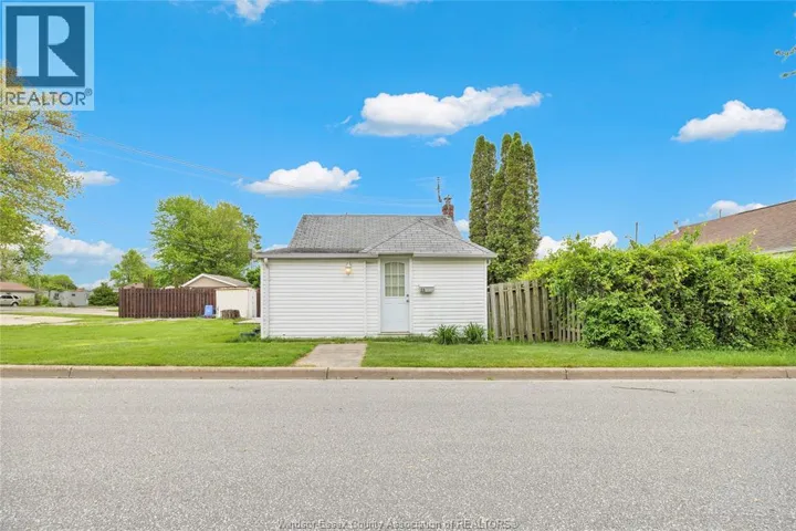 23 Bayview Place, Leamington, Ontario N8H3E8