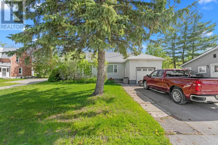 29 FRANCIS STREET E, Kawartha Lakes (Fenelon Falls), Ontario K0M1N0