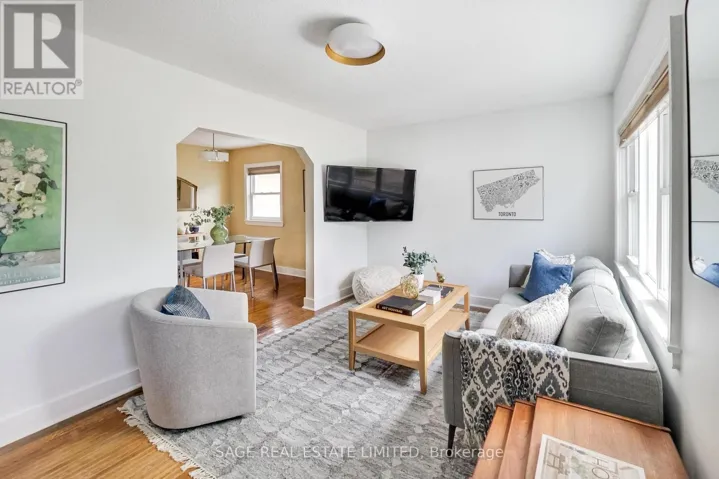 35 BLAKLEY AVENUE, Toronto (Rockcliffe-Smythe), Ontario M6N3Y4