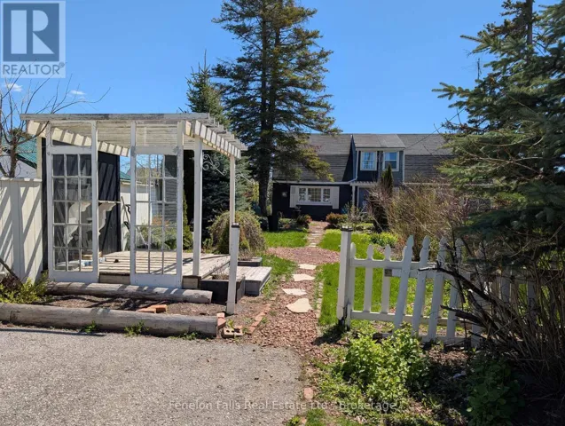 89 LINDSAY STREET, Kawartha Lakes (Fenelon Falls), Ontario K0M1N0