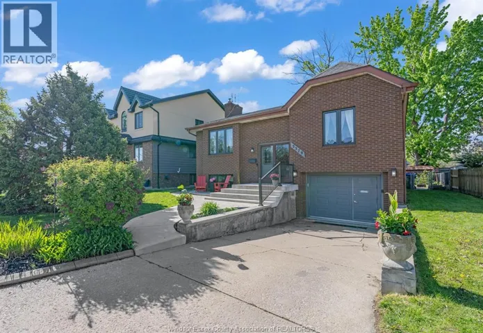 2379 VIA VITA, Windsor, Ontario N9E4G5