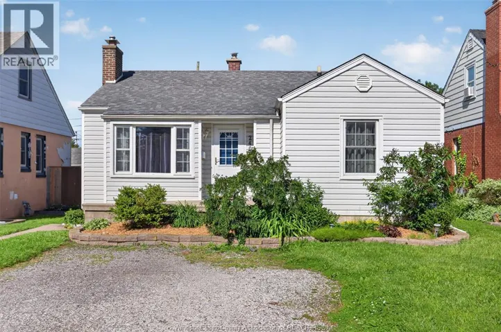 2406 BYNG, Windsor, Ontario N8W3E8