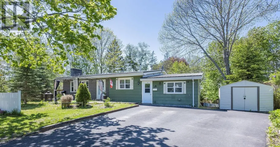 15 Maxwell Place, Kentville, Nova Scotia B4N1A4