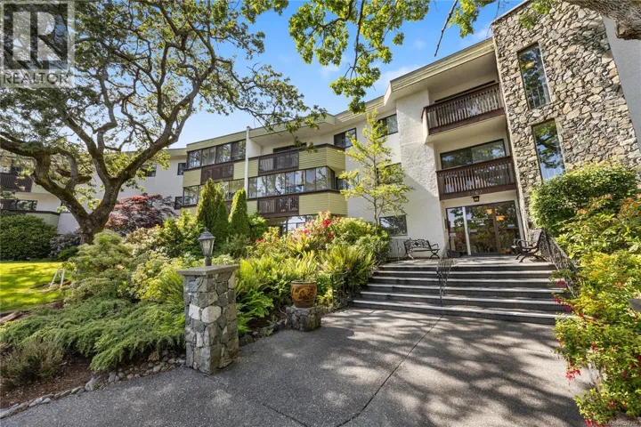 210 3962 Cedar Hill Rd, Saanich, British Columbia V8N3B8