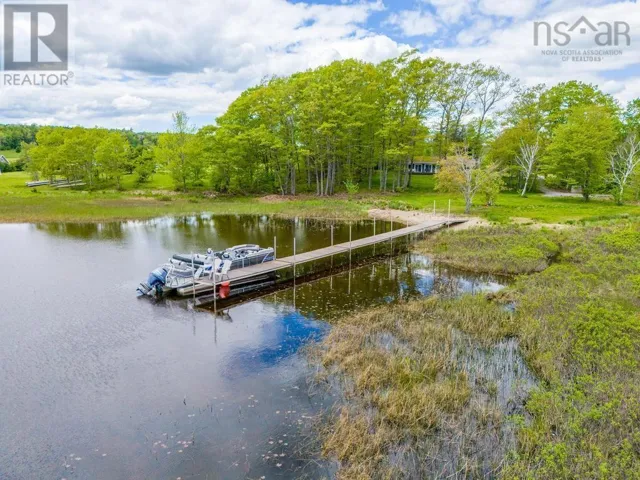 40 Martins Point Road, Enfield, Nova Scotia B2T1H9