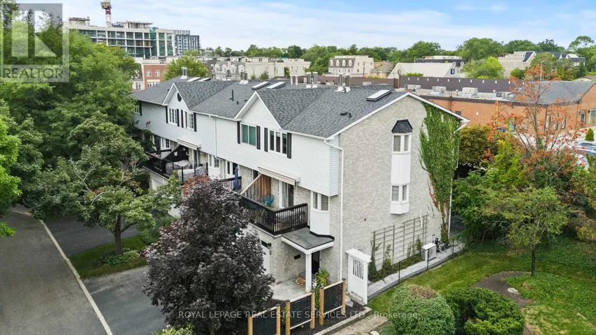 5 - 2303 MARINE DRIVE, Oakville (BR Bronte), Ontario L6L1C2