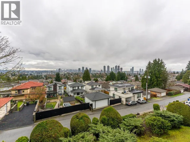 307 5340 HASTINGS STREET, Burnaby, British Columbia V5B1R1