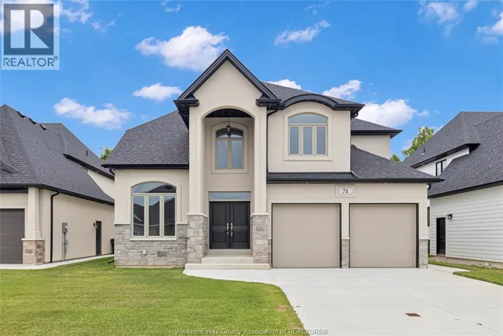 71 REDWOOD, Kingsville, Ontario N0R1B0