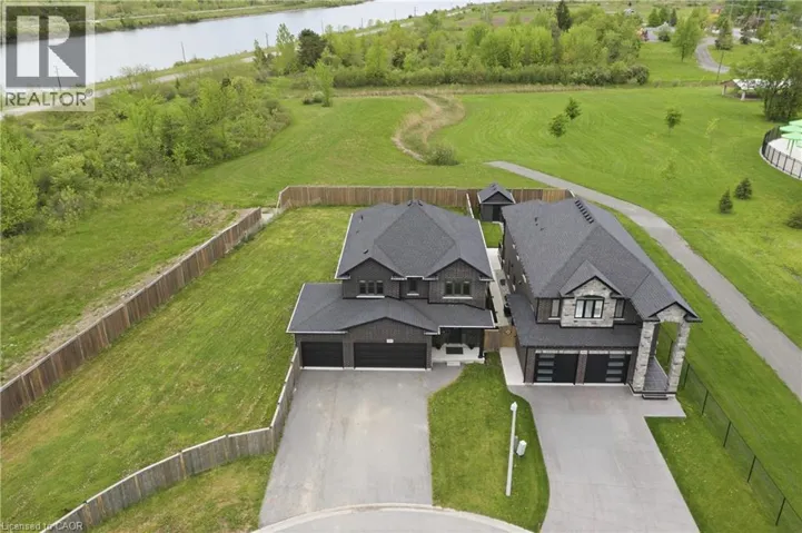 374 VIGER Drive S, Welland, Ontario L3B0E2