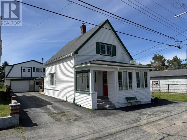 84 Wolfe Street, Liverpool, Nova Scotia B0T1K0