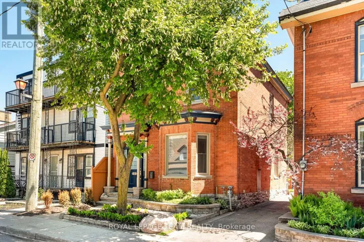 150 GUIGUES AVENUE, Ottawa, Ontario K1N5H9