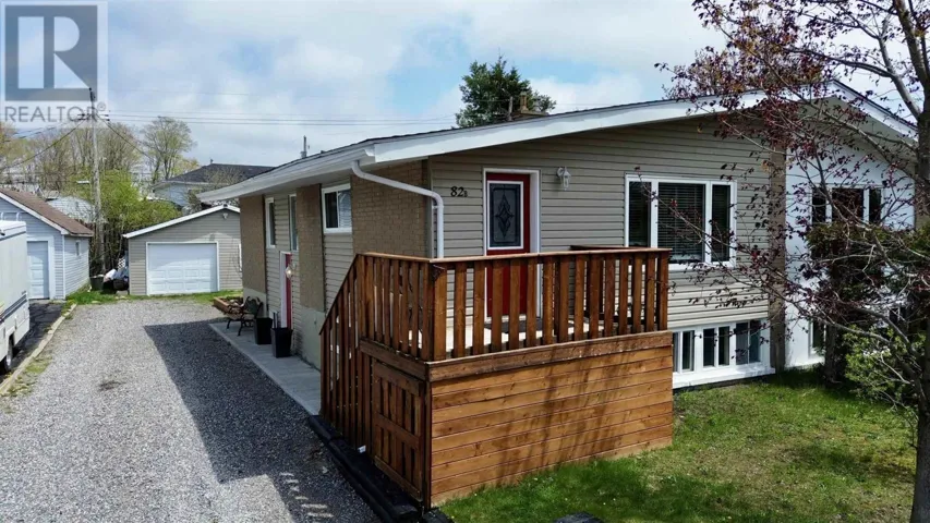 82B Axmith AVE, Elliot Lake, Ontario P5A1B8