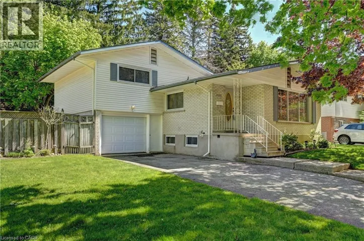132 FOREST HILL Drive, Kitchener, Ontario N2M4G3
